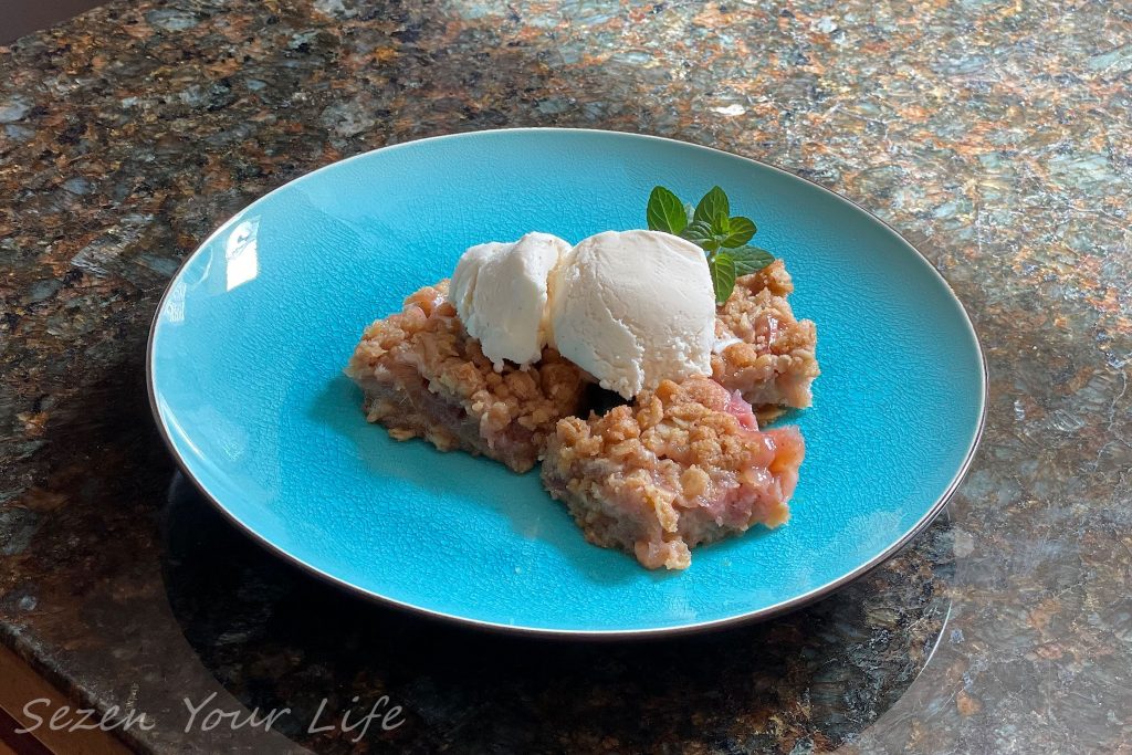 Rhubarb Crunch Plated